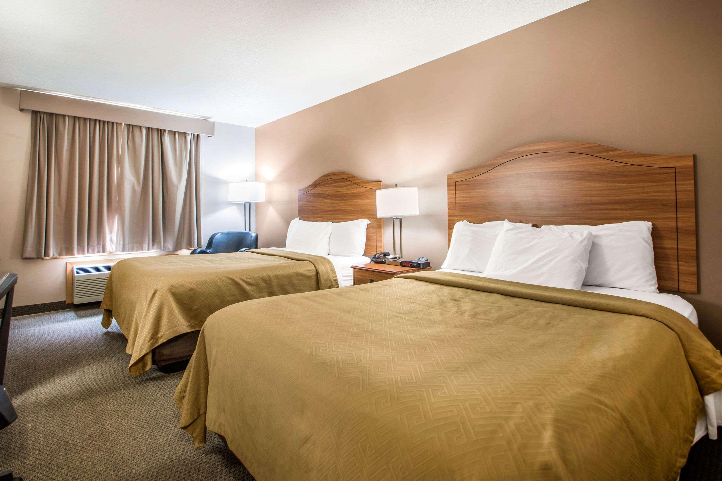 Clarion Pointe Hotel Tomah Ngoại thất bức ảnh