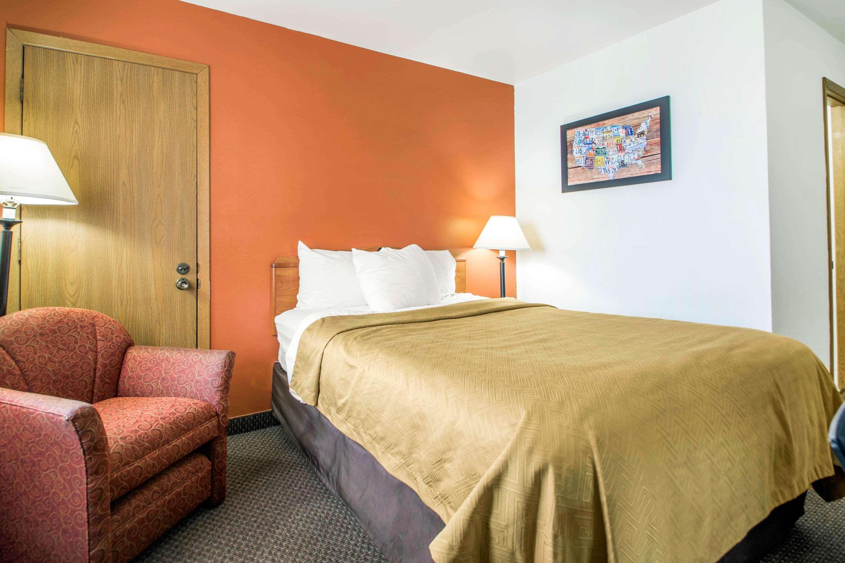 Clarion Pointe Hotel Tomah Ngoại thất bức ảnh