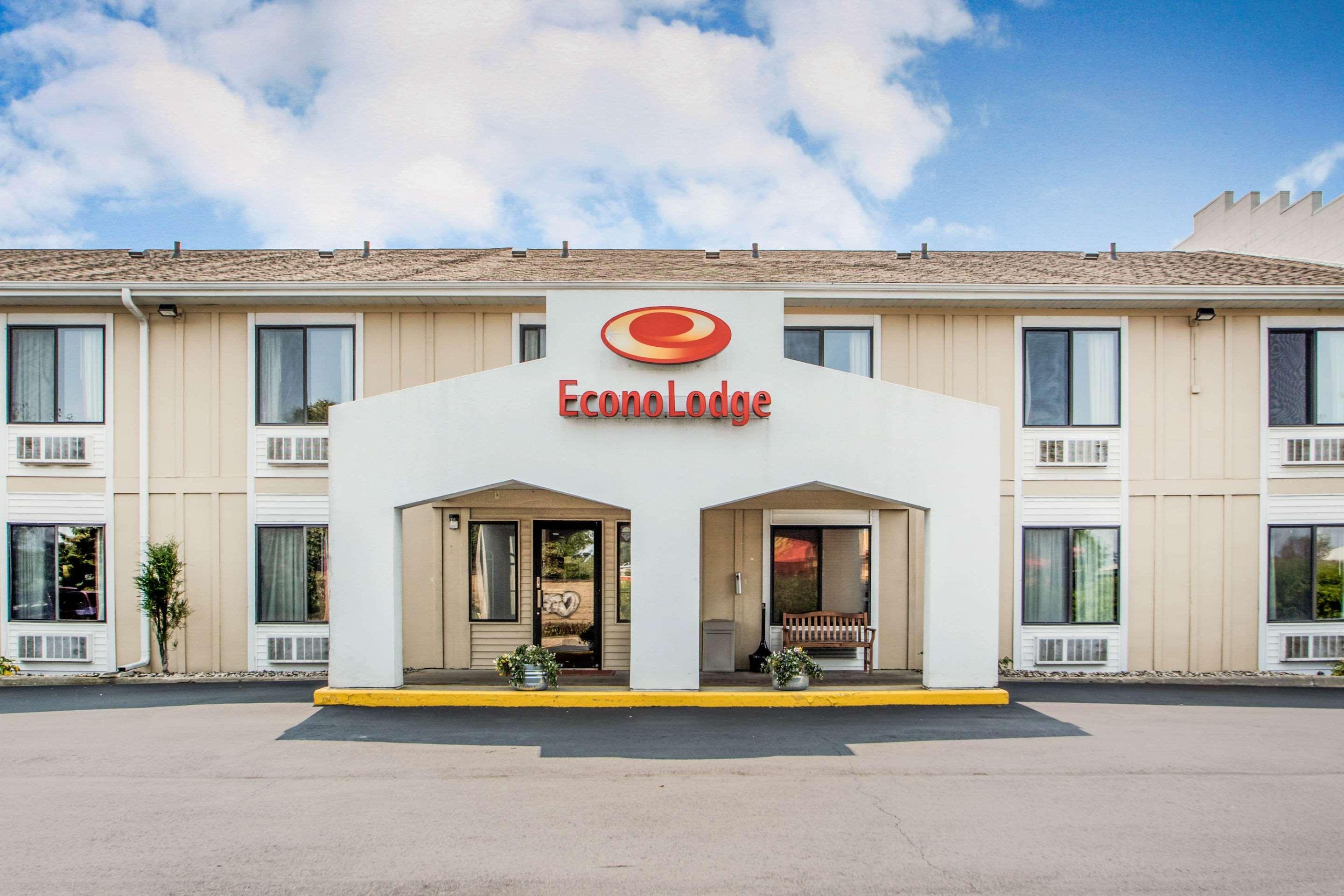 Clarion Pointe Hotel Tomah Ngoại thất bức ảnh