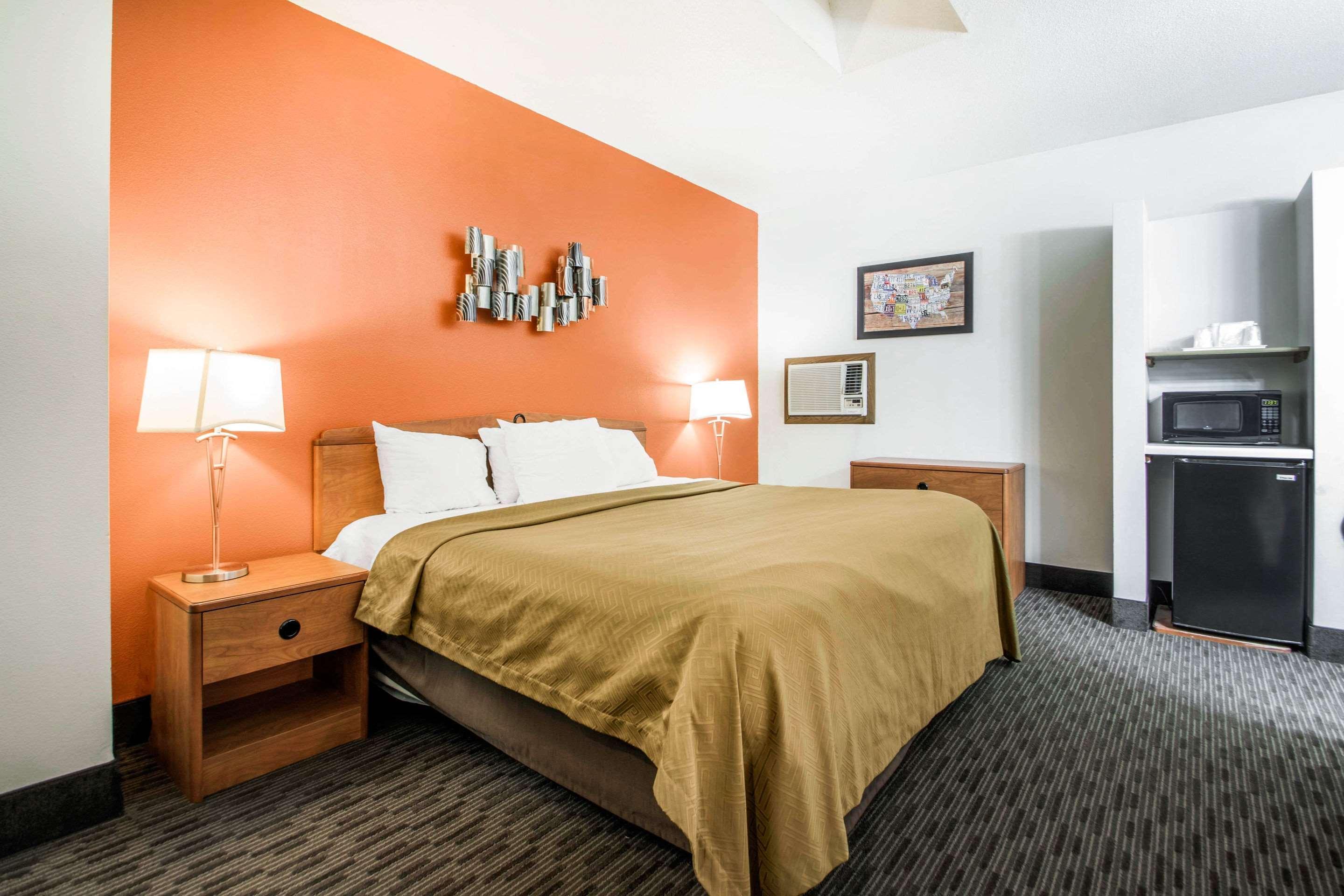 Clarion Pointe Hotel Tomah Ngoại thất bức ảnh