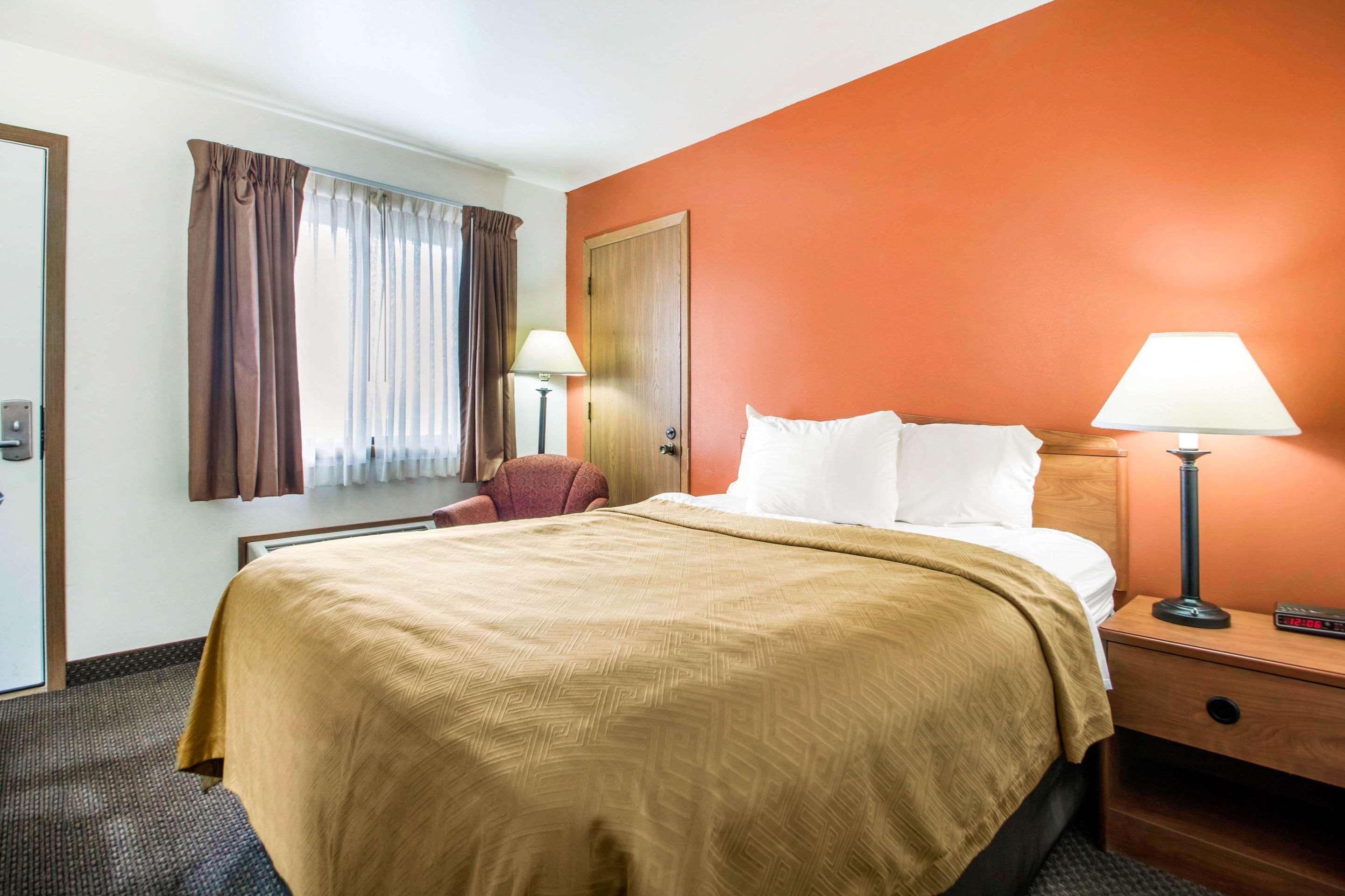 Clarion Pointe Hotel Tomah Ngoại thất bức ảnh