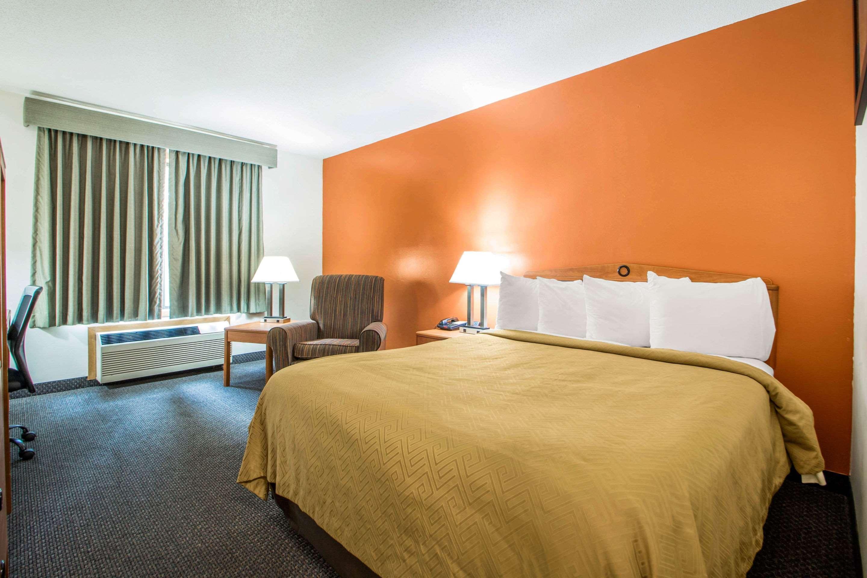 Clarion Pointe Hotel Tomah Ngoại thất bức ảnh